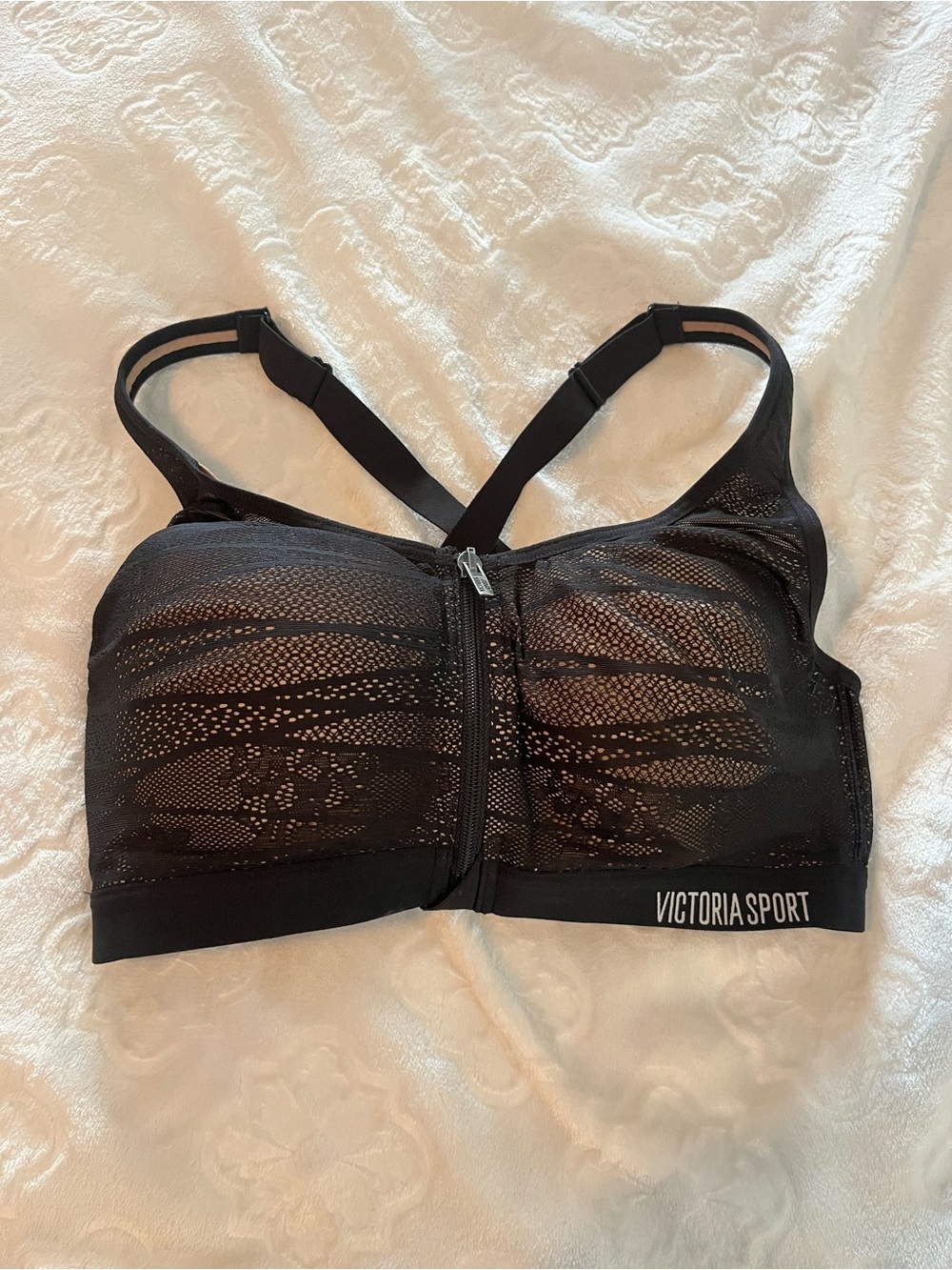 Victoria sport Black Front-Zip Lace-Overlay Sports Bra